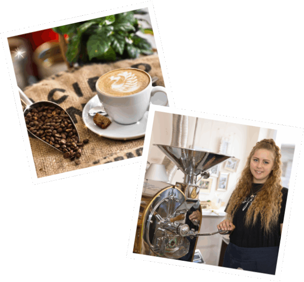 Frisch gerösteter Kaffee mit Latte Art und Röstmeisterin an der Trommelröstmaschine – Kaffee für Firmenkunden